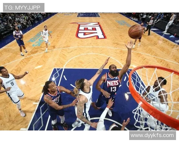 篮网与灰熊激战至绝杀时刻关键一投决定胜负悬念