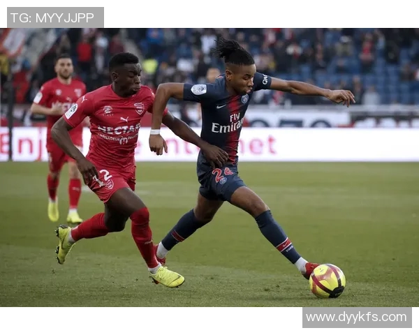 巴黎与尼姆精彩对决集锦回顾赛场瞬间尽显足球魅力与激情 巴黎与尼姆精彩对决集锦回顾赛场瞬间尽显足球魅力与激情