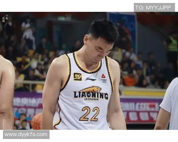 李晓旭的成长之路：从普通学生到篮球场上的明星之旅