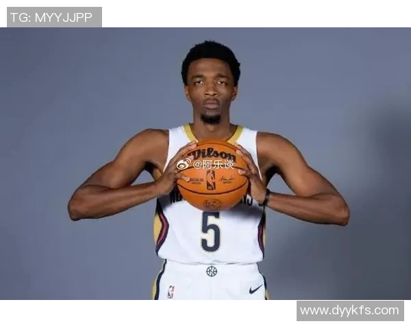 赫伯特琼斯的篮球生涯与成长历程探讨