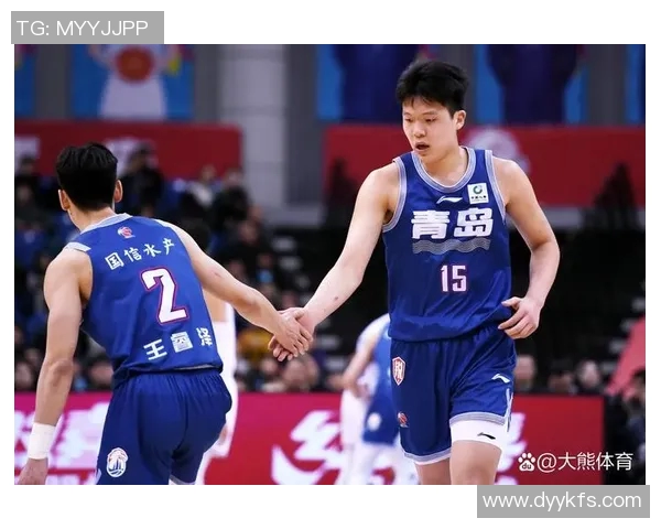 2020至2021赛季广东队与首钢队的精彩对决与战术分析