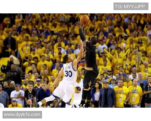 2015年NBA季后赛勇士与小牛的精彩对决回顾与分析