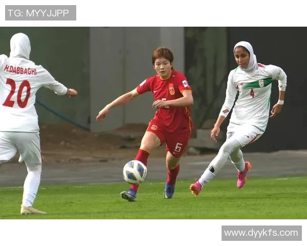 乌兹别克女足迎战伊朗队展开激烈较量争夺亚洲杯晋级资格 乌兹别克女足迎战伊朗队展开激烈较量争夺亚洲杯晋级资格