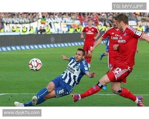 利物浦与埃弗顿比赛中VAR裁判的关键判罚分析与争议解读 利物浦与埃弗顿比赛中VAR裁判的关键判罚分析与争议解读