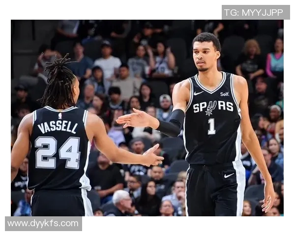 文班亚马场均20分10篮板3盖帽表现卓越新秀奖争夺已无悬念 文班亚马场均20分10篮板3盖帽表现卓越新秀奖争夺已无悬念