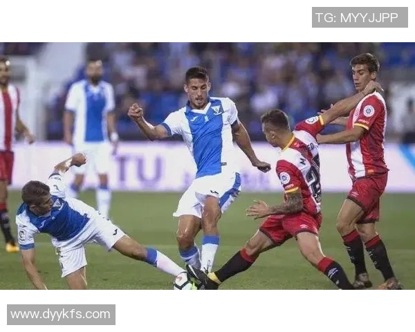 格拉那达与瓦伦西亚的激烈对决揭示西甲联赛的竞争魅力与球队实力较量